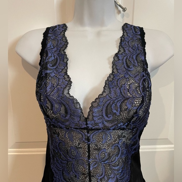 Hanky Panky black and blue lace bodysuit medium - Picture 2 of 4